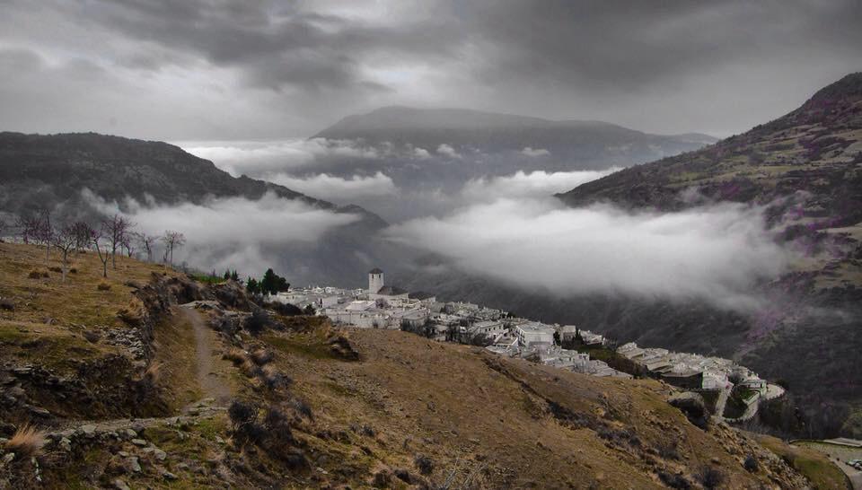Hostal El Cascapenas De La Alpujarra كابيليرا المظهر الخارجي الصورة