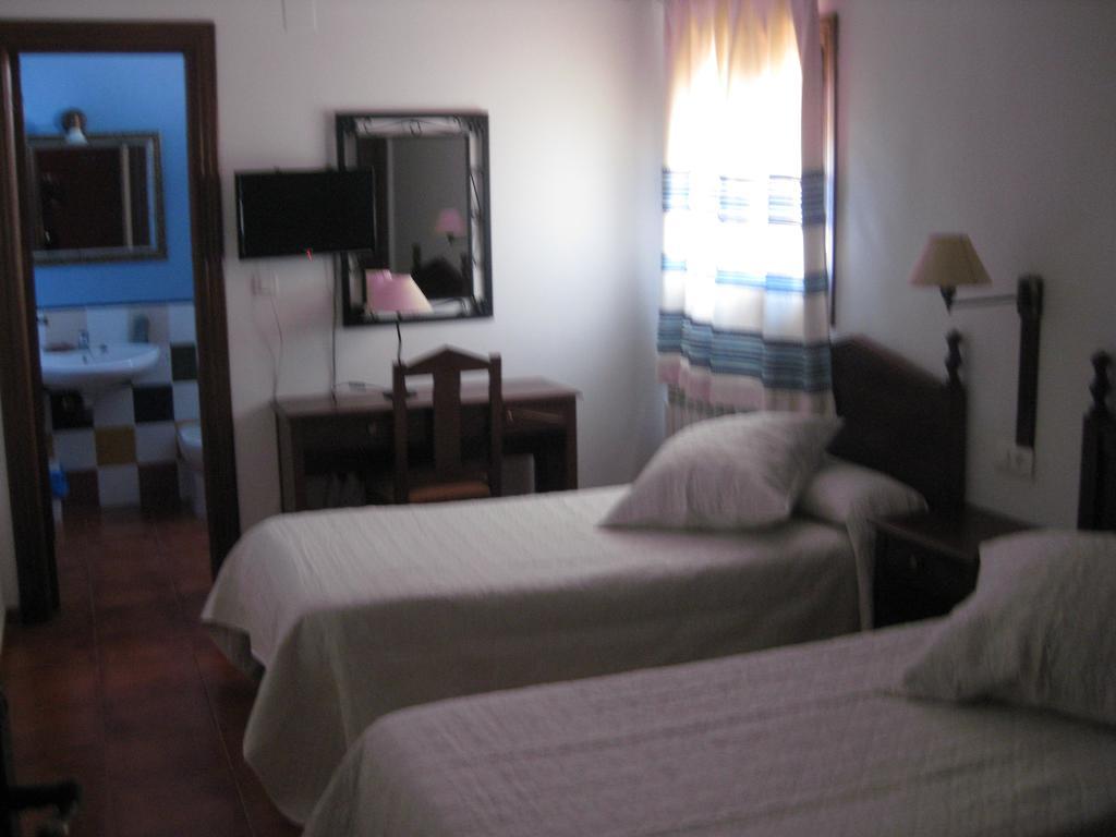 Hostal El Cascapenas De La Alpujarra كابيليرا المظهر الخارجي الصورة