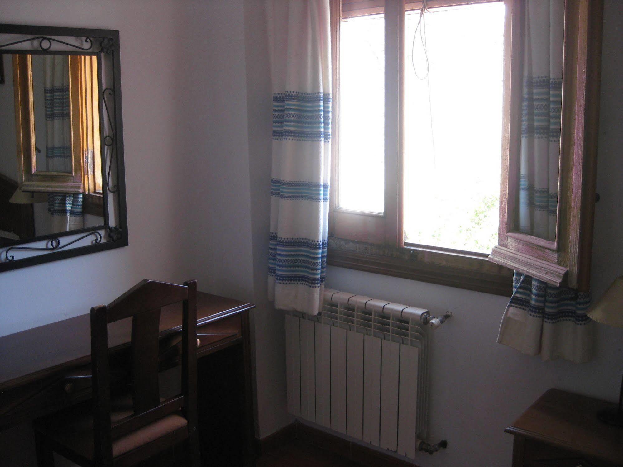 Hostal El Cascapenas De La Alpujarra كابيليرا المظهر الخارجي الصورة